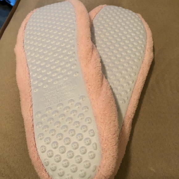 Women’s slippers, 2 pairs for one price. - Picture 2 of 5